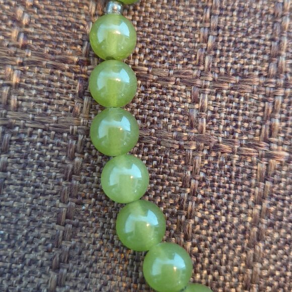 15.25'' Pretty Natural Green Nephrite Jade Beaded Necklace – 8mm Round Beads - Picture 10 of 11